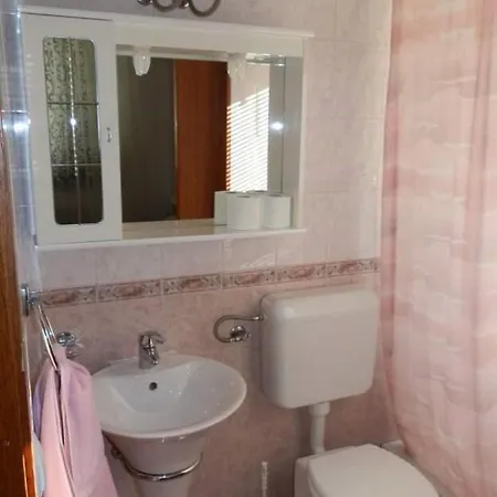 Blaz 1 - With Sea View, 150 M From The Apartment Novi Vinodolski