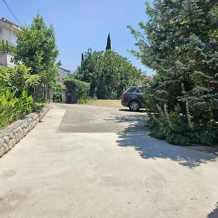 Blaz 1 - With Sea View, 150 M From The Apartamento Novi Vinodolski