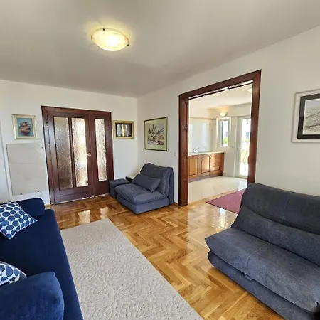 Blaz 1 - With Sea View, 150 M From The Apartamento Novi Vinodolski